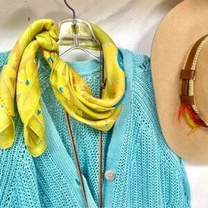 Beautiful SILK vintage boho folk floral scarf/wrap w southwestern prairie vibe